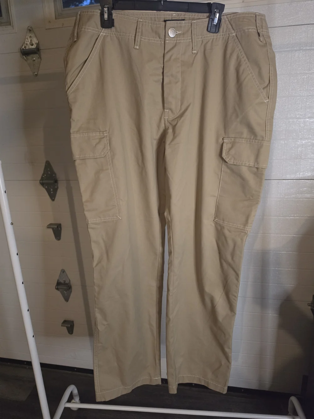 True Religion Men's Cargo Pants in Tan Size 38